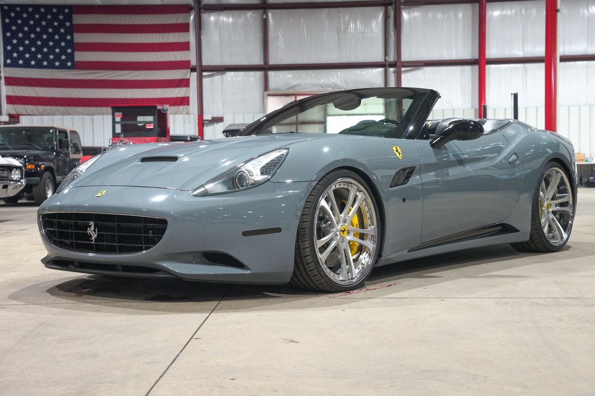 2010 Ferrari California — photo 1 of 51