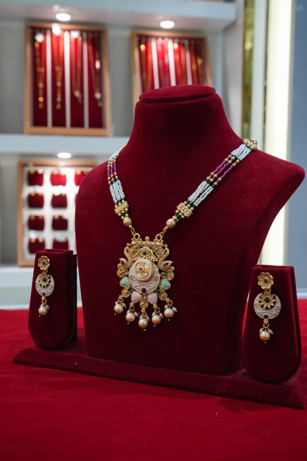 Premium Gold Necklace – Modern Jewellers