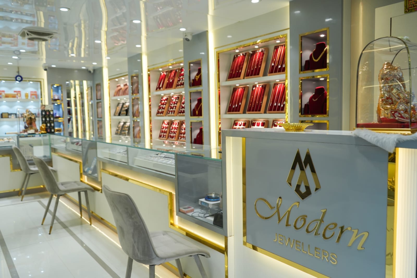 Modern Jewellers interior – Jewellers in Camp Pune