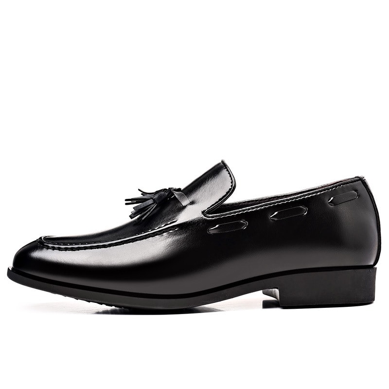 Sapatos masculinos pretos de PU, estilo britânico, para verão, com cadarço, lisos, com sola externa de borracha, para trabalho Sem avaliações nesse momento 20 vendido(s)