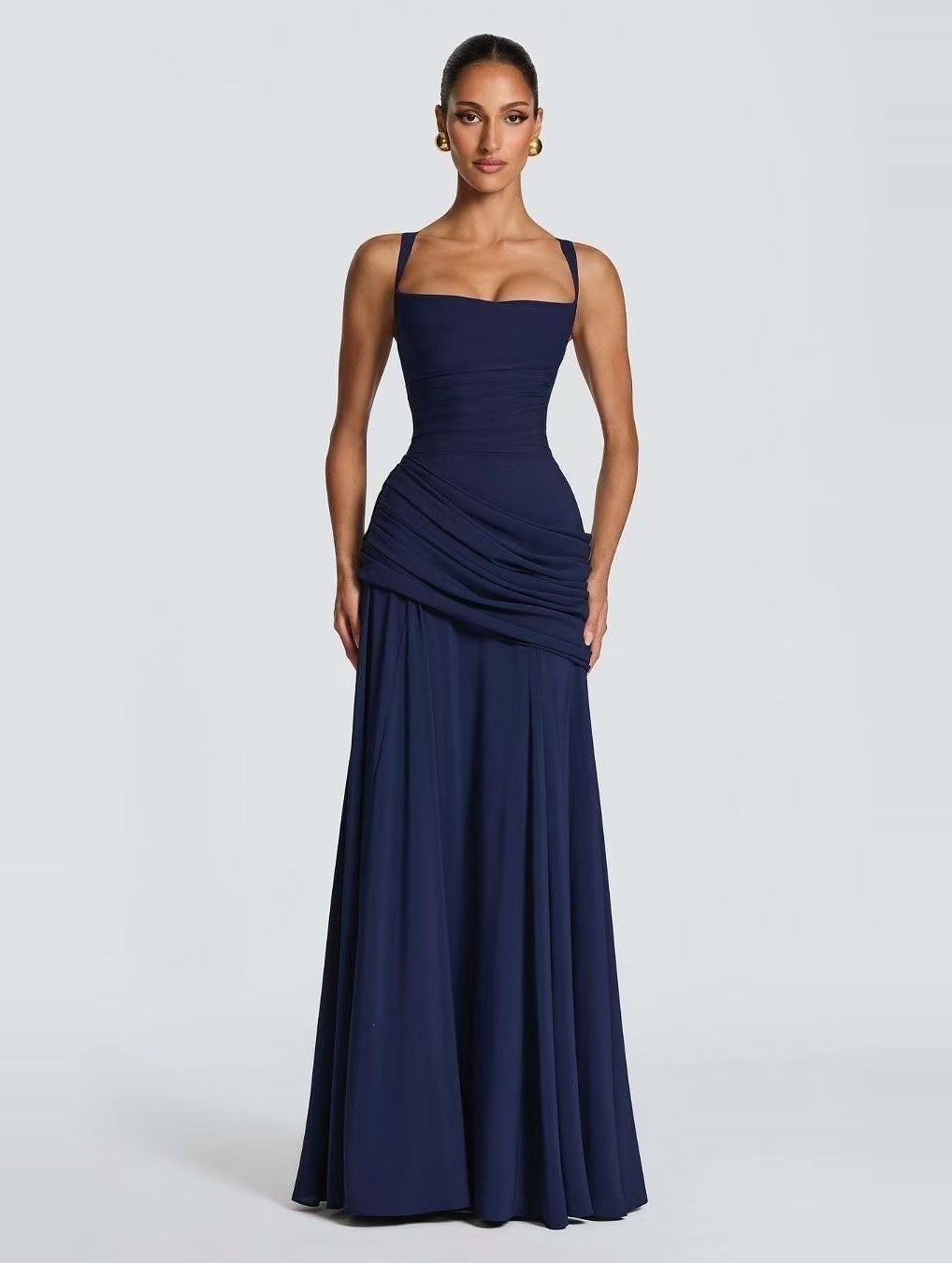 Vestido Feminino Longo de Caxemira Cor Sólida com Alça de Diamantes, Decote Quadrado, sem Mangas e Cintura Marcada