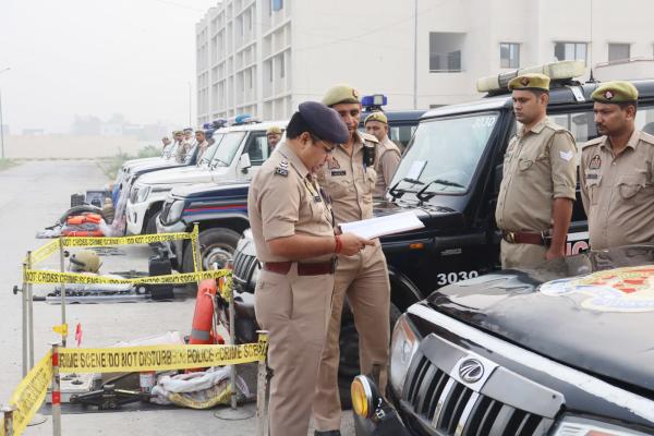 एसपी ने किया शुक्रवार की परेड का निरीक्षण
