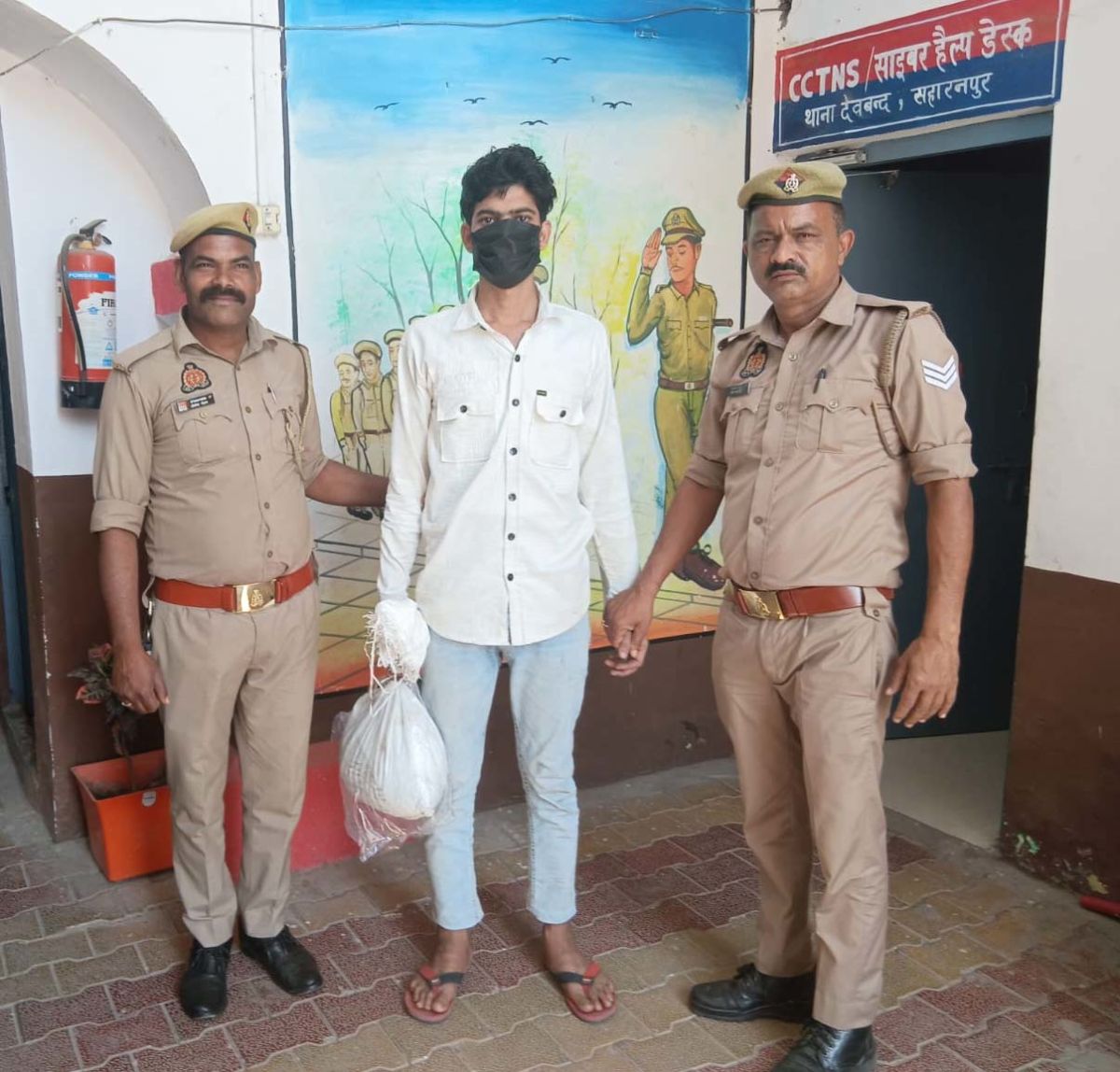आपरेशन सवेरा अभियान में देवबंद पुलिस ने डोडा पोस्त सहित तस्कर दबोचा