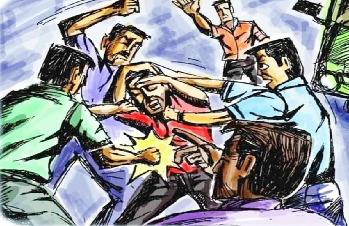 डेयरी संचालक पर धारदार हथियार से हमला, गंभीर घायल
