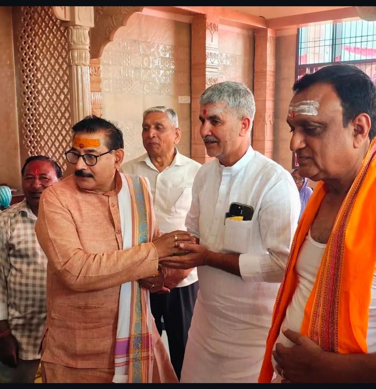 श्री दुर्गा प्रसाद महादेव मंदिर में प्राण-प्रतिष्ठा महोत्सव का मंत्रोच्चार के साथ शुभारंभ