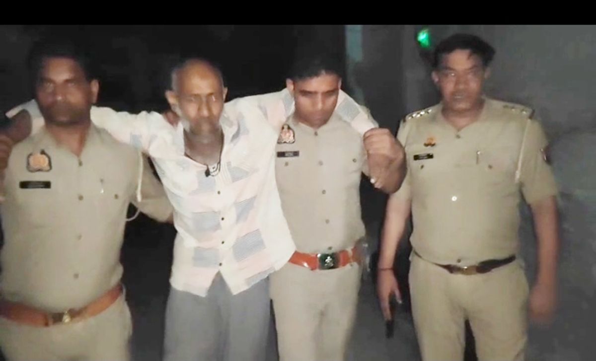 कांधला पुलिस की गोली से घायल हुआ गौकश, दो गौवंश, तमंचा, बाइक बरामद