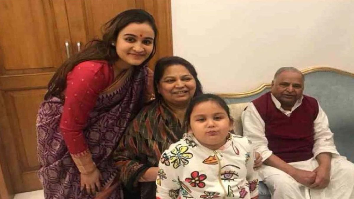 अलविदा प्रतीक: कौन थी साधना गुप्ता जिनसे हुई थी मुलायम की शादी