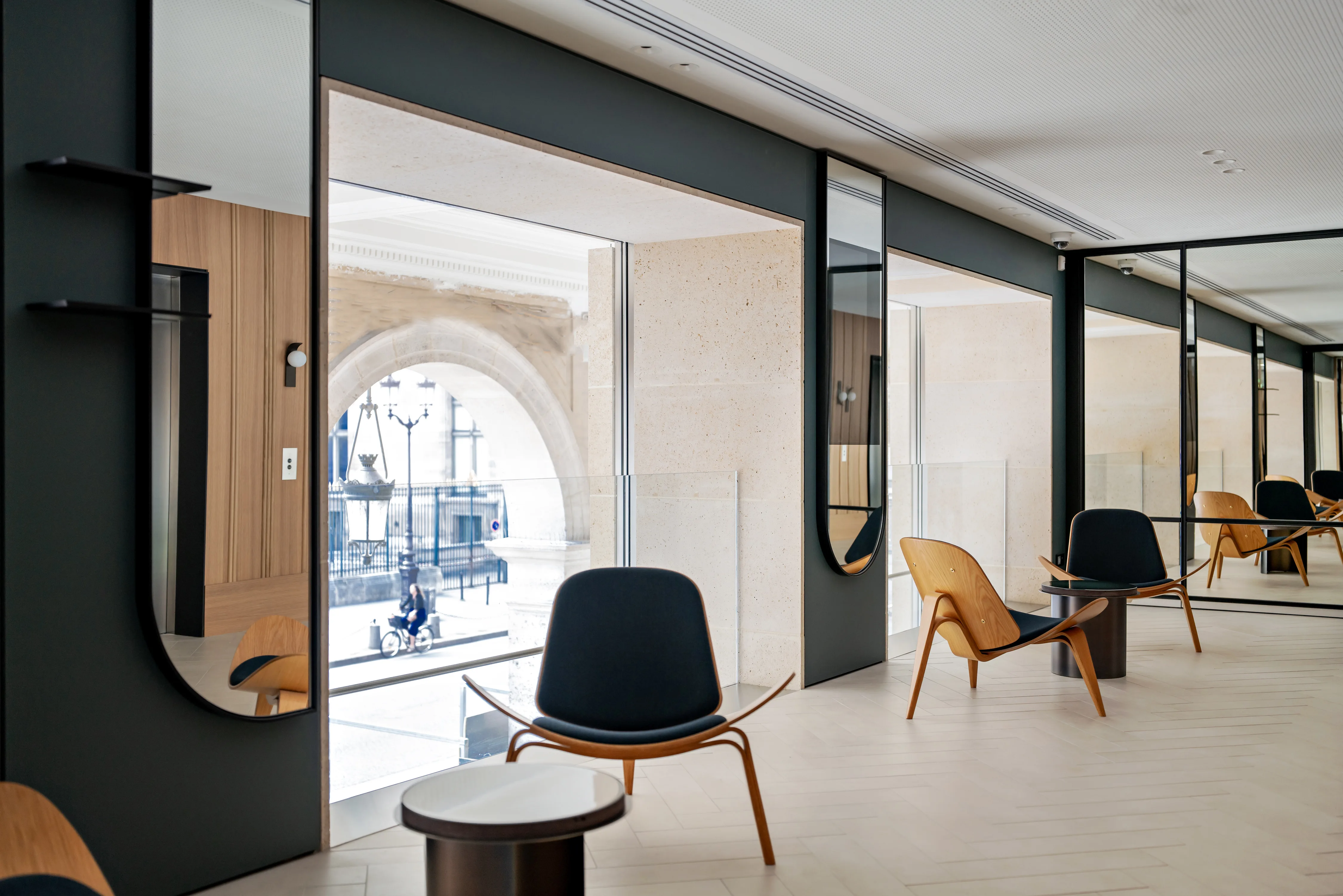 louvre-saint-honore-img-for-http://anamoussinet.com