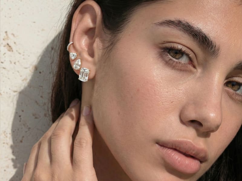 Worn on the body: fine jewelry image by Hypervision