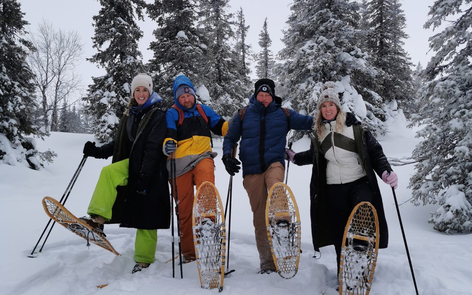 Private Pallastunturi snowshoe tour on traditional wooden snowshoes with soup lunch