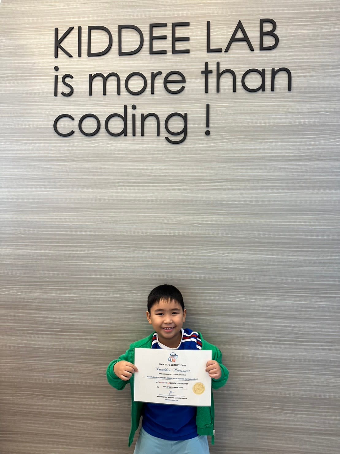 Student certification at Kiddee Lab