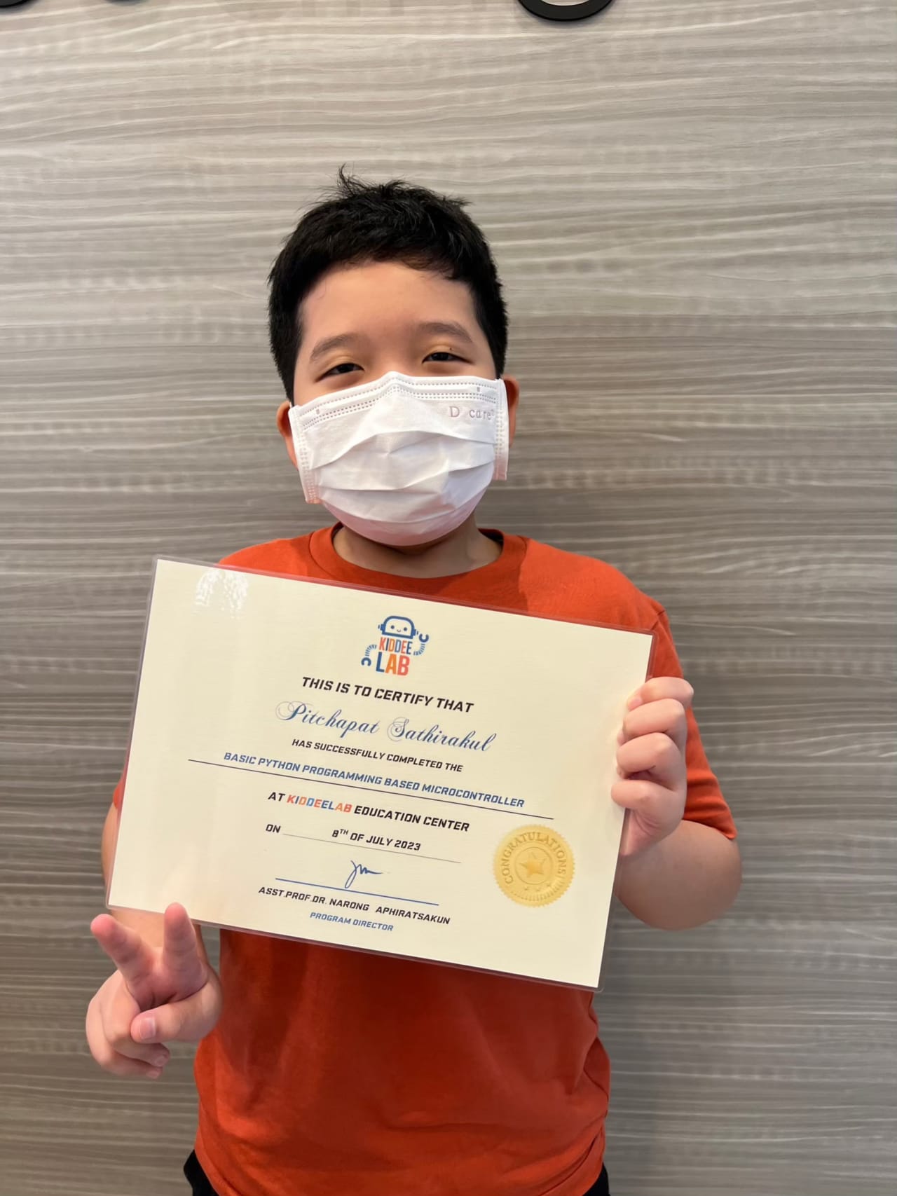 Student certification at Kiddee Lab