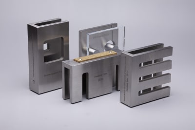 Balvas dizains, Golden Hammer