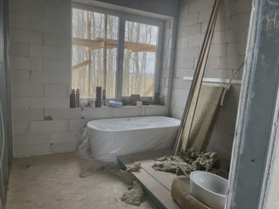 ļoti bieži vanna ienāk pirmā...