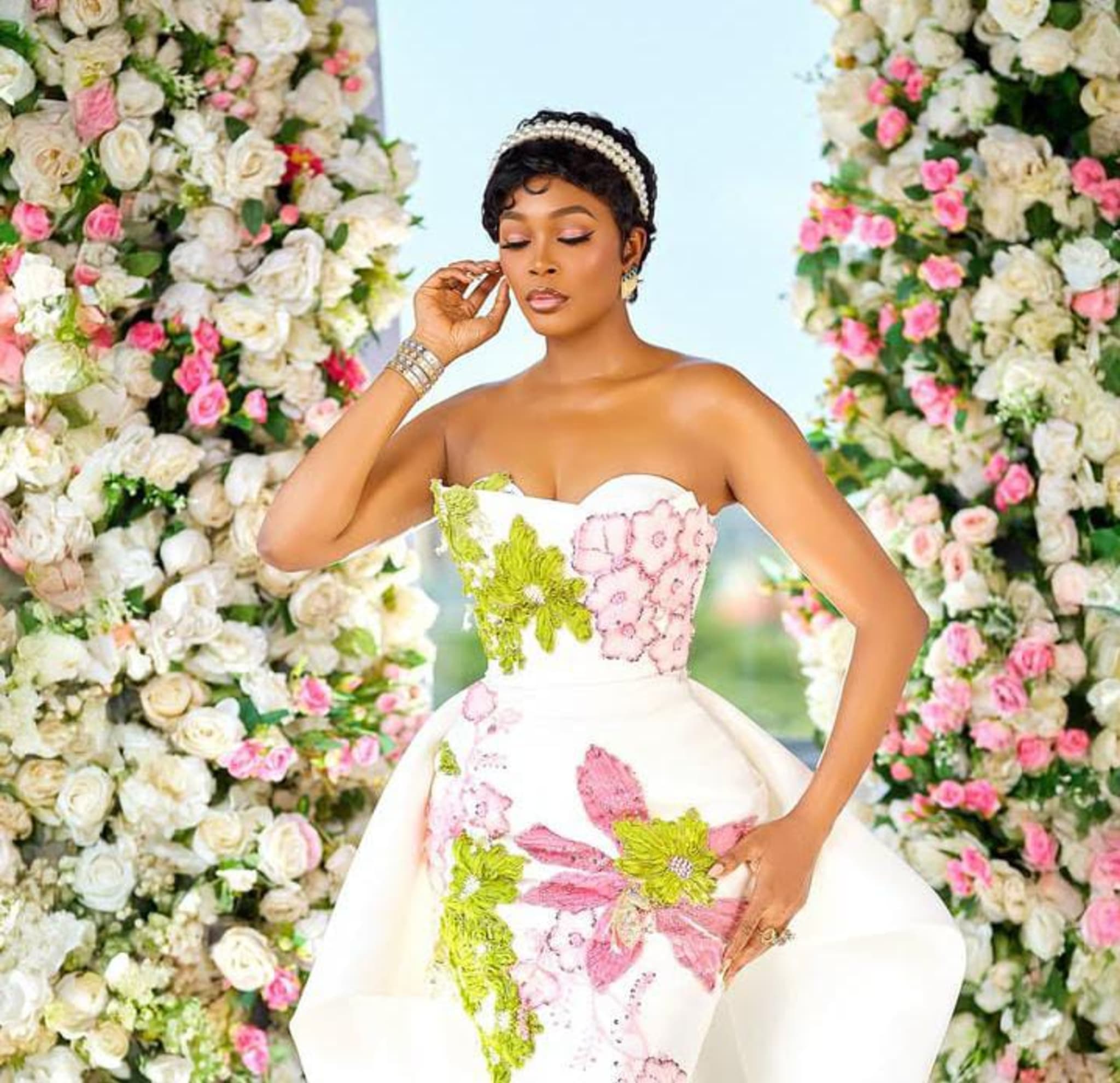 Blooming and Beaming: The Women Who Nailed the “Behind the Scenes” Premiere Theme