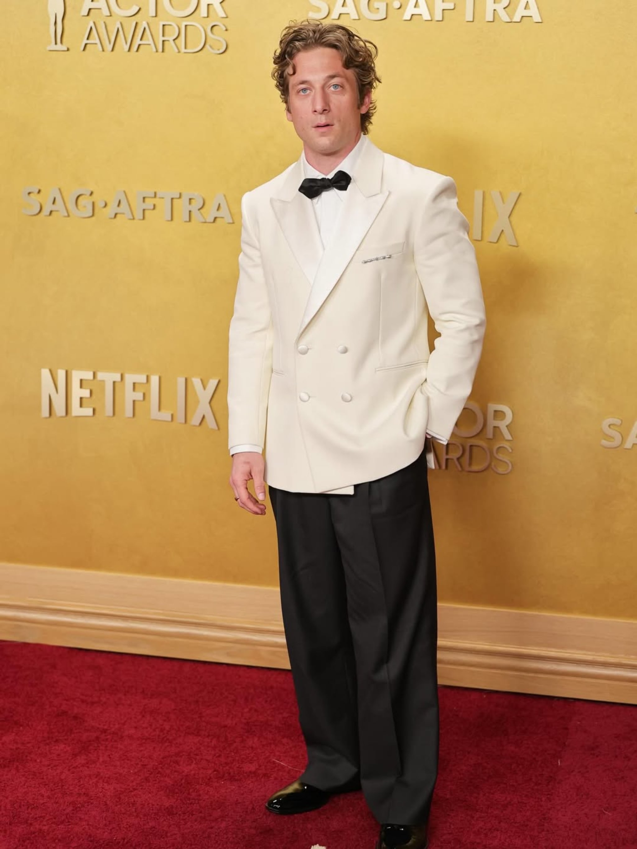 Jeremy Allen White in Louis Vuitton
