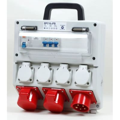 BYGGCENTRAL 32A JORDFELSBRYTARE IP44