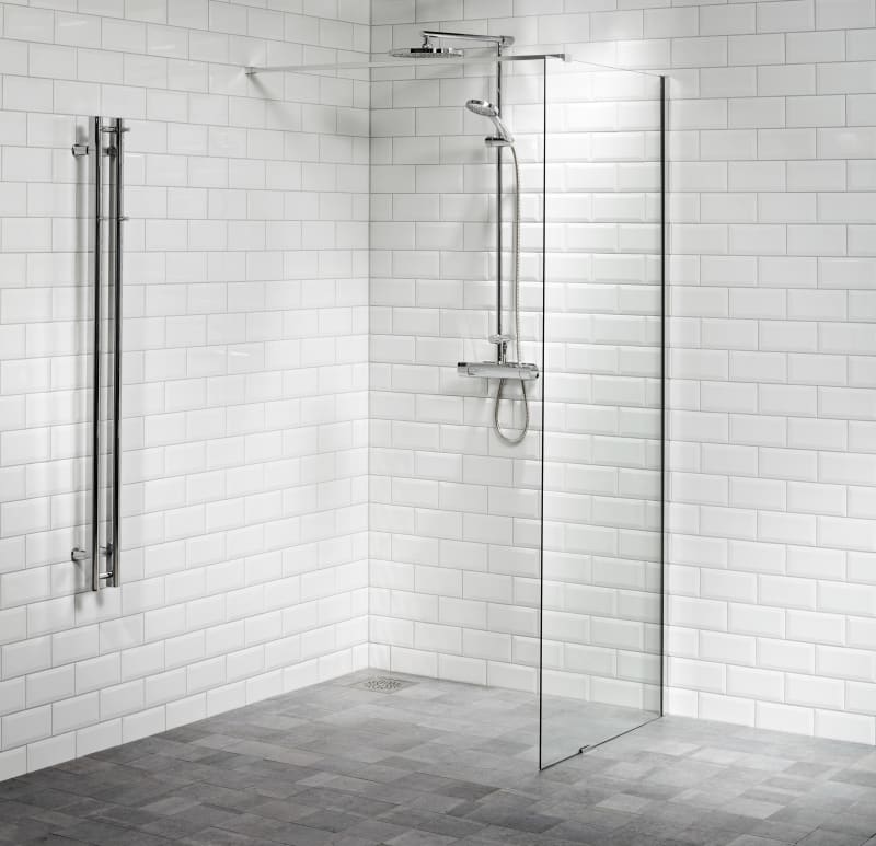 Alterna Lusso Fast duschvägg — härtat glas och aluminium framifrån