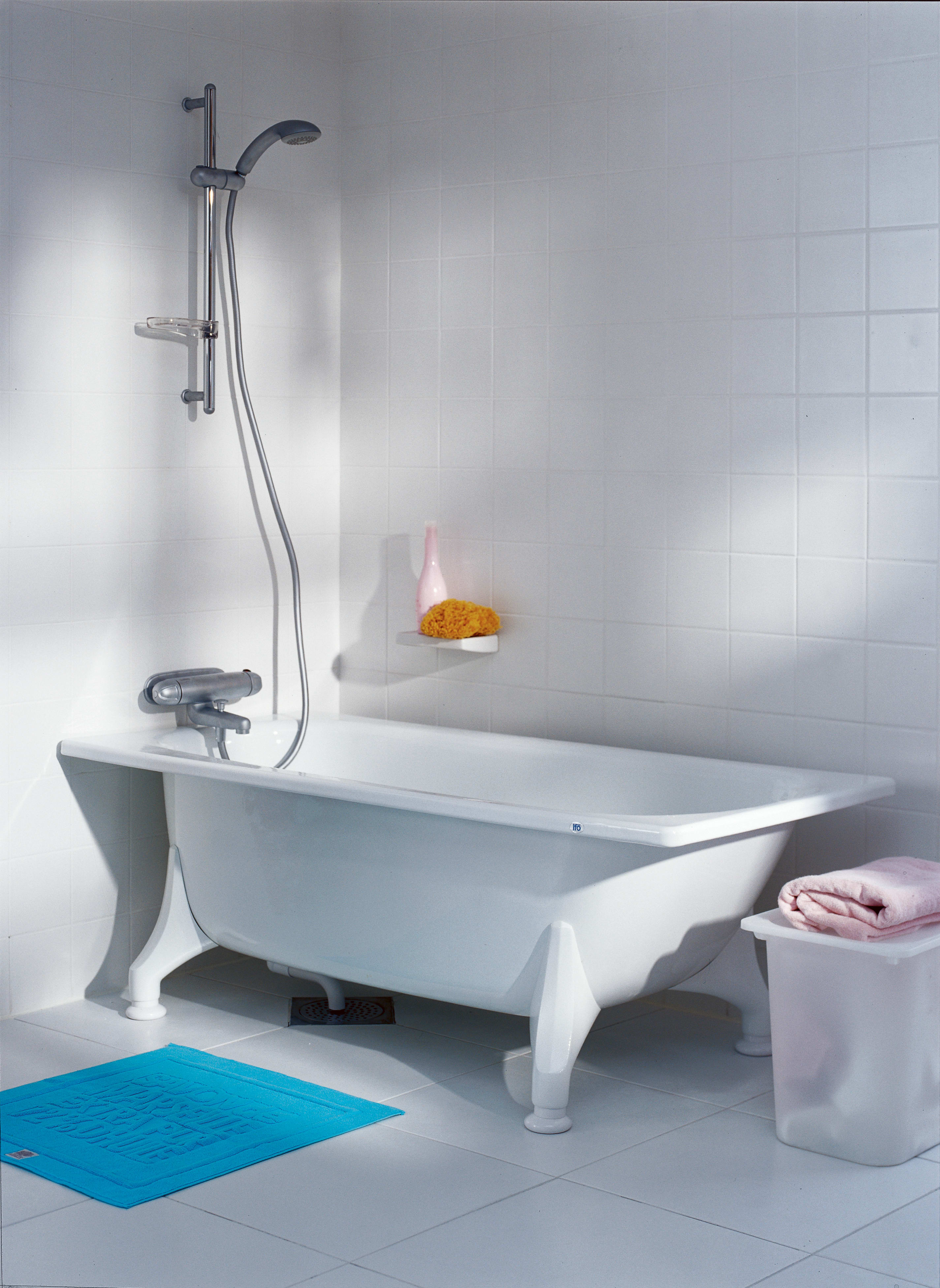 Ifö BK-PRO15 badkar 1500, vitt 1470x695mm, emaljerad plåt med bottenventil