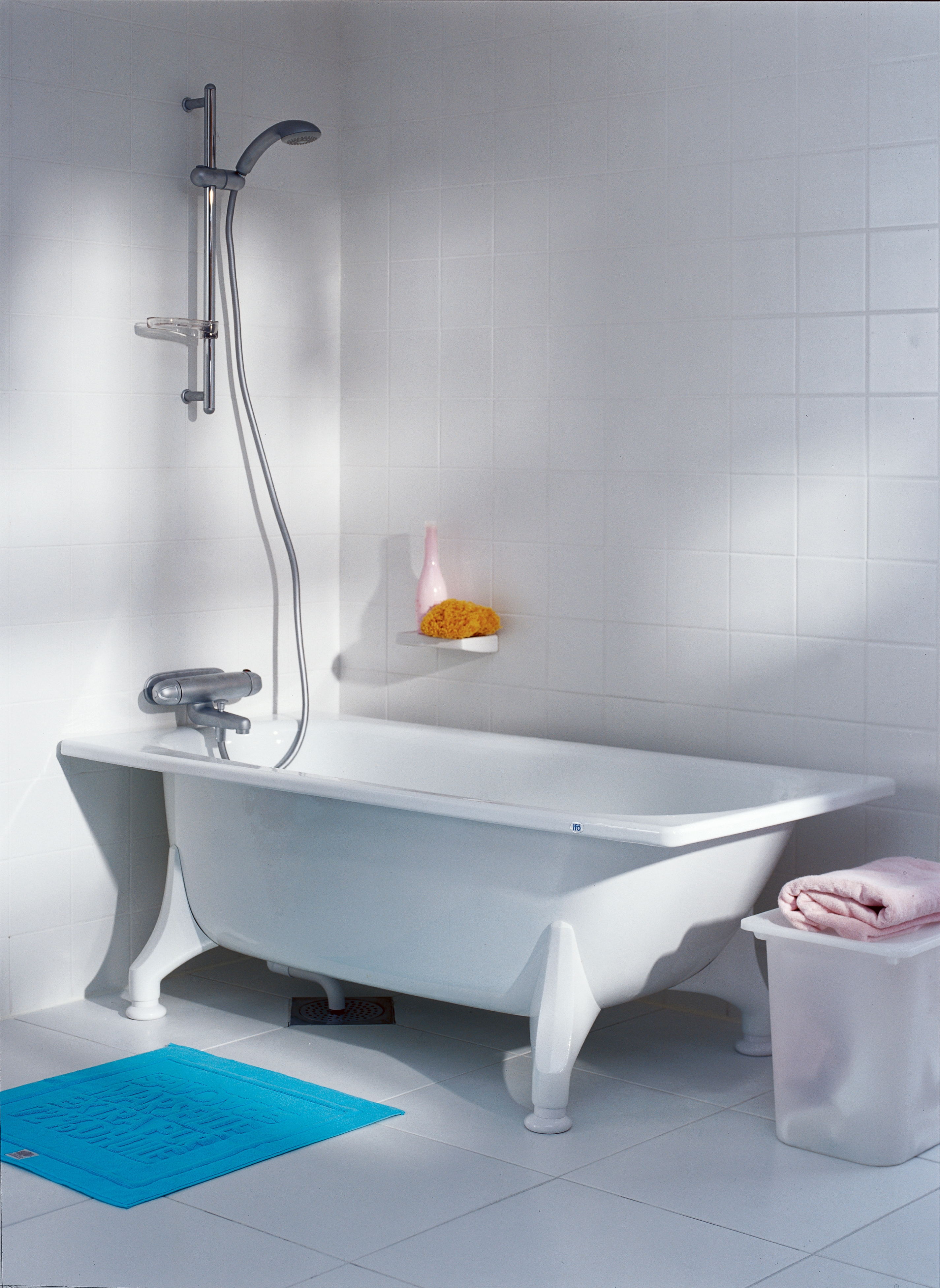 Ifö BK-PRO15 badkar 1500, vitt 1470x695mm, emaljerad plåt med bottenventil