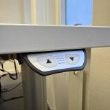 Kinnarps hörnbord – elektriskt höj- och sänkbart - bild 4