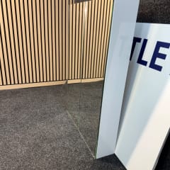 DEMO Alterna Ariella Spegelskåp 60x90 Vit med Eluttag RSK 8946330