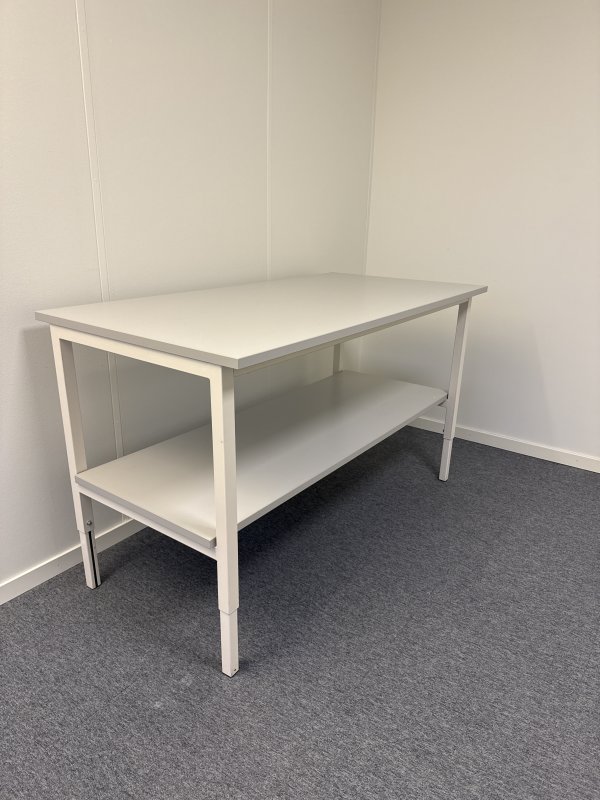 Arbetsbord / verktygsbord – manuell höj- och sänkbar