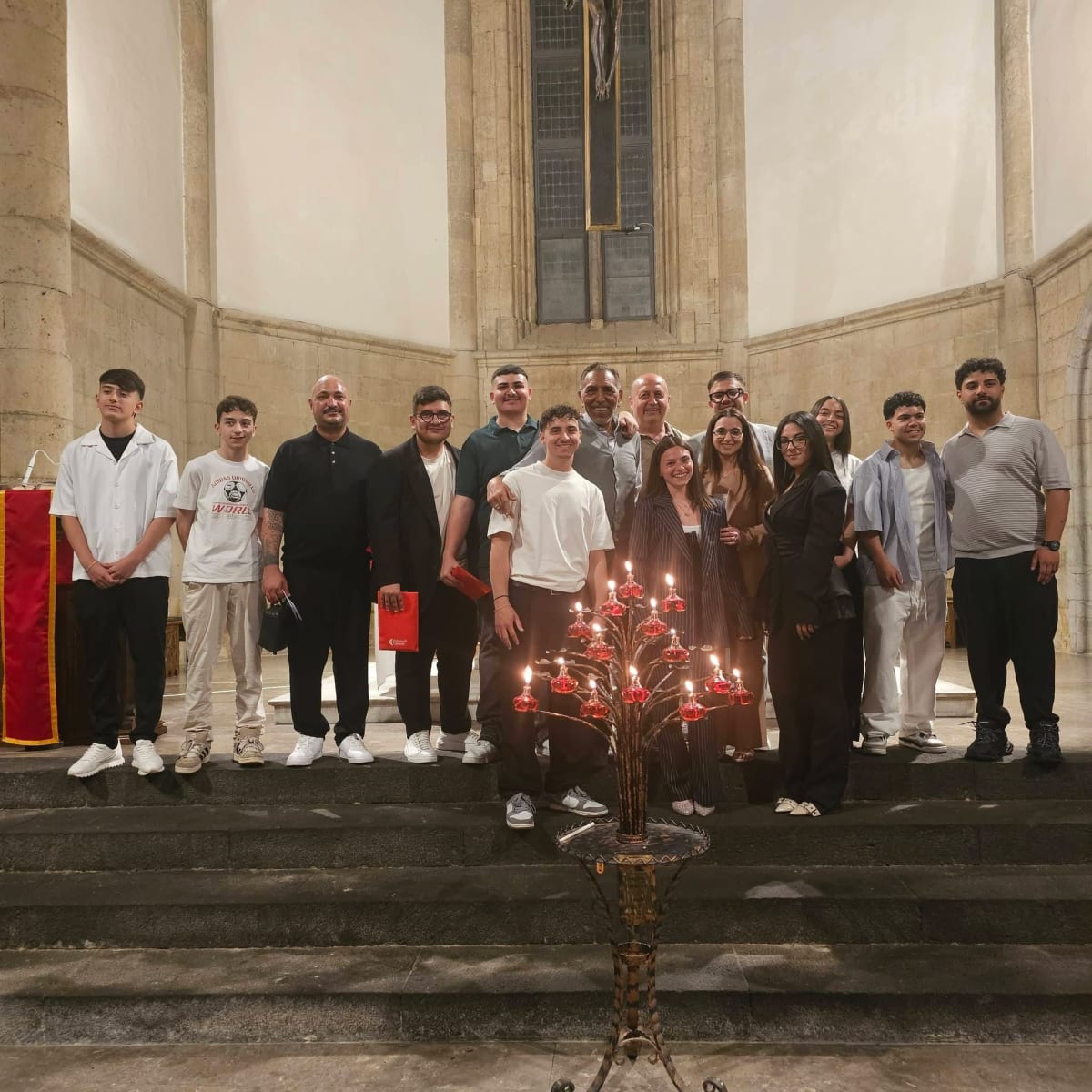 ✨Una nuova Pentecoste di Grazia: 14 giovani di Asso Gioca ricevono la Cresima 🕊️🔥