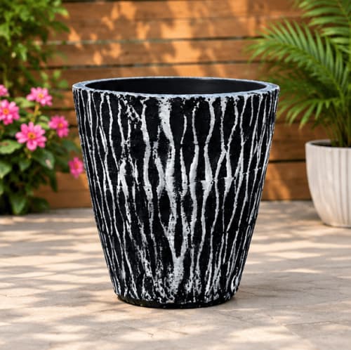 Black & White Textured Round Planter