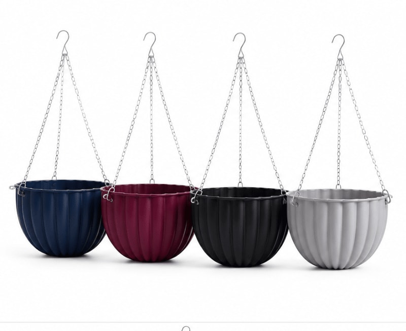 Hanging Ribbed Planter with Chain