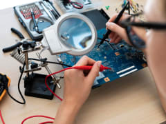 Оживить “молчащий экран”: как специалисты возвращают к жизни панели оператора