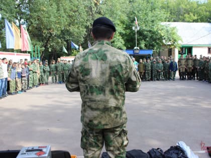 Саперы-взрывотехники самарского ОМОН встретились с воспитанниками детского центра "Юность"