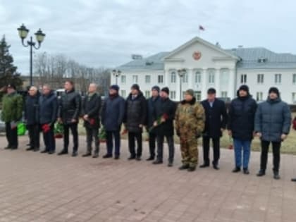 Сегодня наша страна отмечает День Героев Отечества