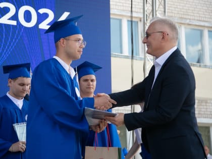 «Тольяттиазот» поздравил выпускников Тольяттинского государственного университета