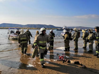 Возгорание повышенного ранга: В МЧС рассказали подробности пожара на сухогрузе в Тольятти