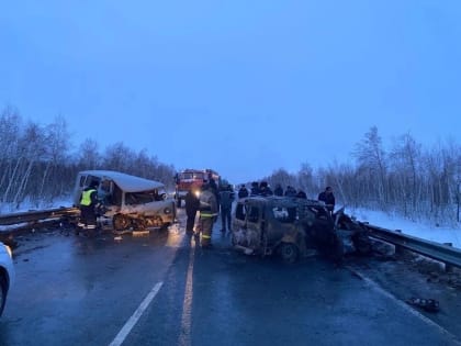 В страшной аварии в Самарской области погиб человек. Трое пострадали