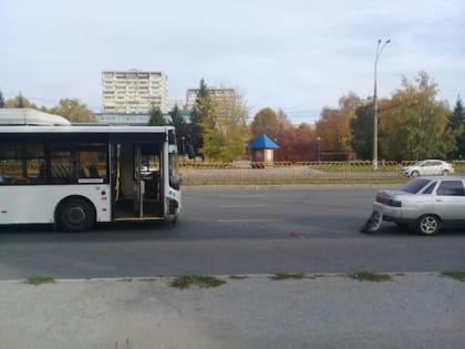 (фото) Четырехлетняя пассажирка автобуса ранена в ДТП на Степана Разина в Тольятти