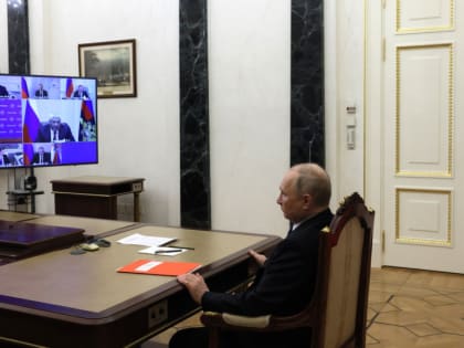 Владимир Путин провёл совещание с постоянными членами Совета безопасности