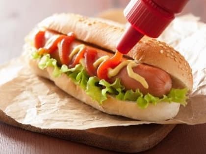 Житель Тольятти наелся хот-догов, а потом пожаловался на кафе из-за флага США
