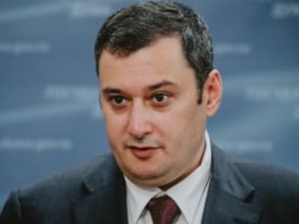 Александр Хинштейн рассказал, кто вслед за VK должен пройти перерегистрацию в России