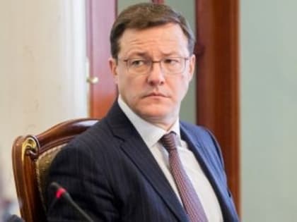 Губернатор Азаров помог матери с поиском сыновей после обстрела Макеевки