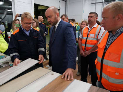 Вячеслав Федорищев посетил Отрадный: развитие промышленности и инфраструктуры