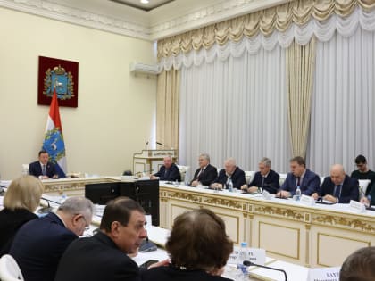 Поддержка военнослужащих, патриотические проекты и развитие некоммерческого сектора: Дмитрий Азаров принял участие в заседании региональной Общественной палаты