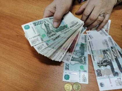 10 тысяч на каждого члена семьи: в Госдуме предлагают ввести базовый доход, который уравняет бедных и богатых