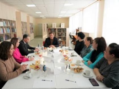 «Мне важна обратная связь»: Дмитрий Азаров провел очередную встречу с родственниками военнослужащих