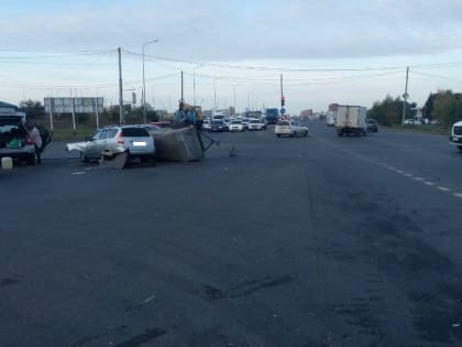 В Тольятти из-за аварии трех авто образовалась серьезная пробка на Обводном шоссе