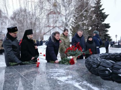 В Самарской области почтили память бойцов, погибших год назад в Макеевке