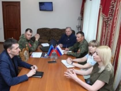 Екатерина Колотовкина встретилась в Луганске  с главой администрации ЛНР Алексеем Самойловым