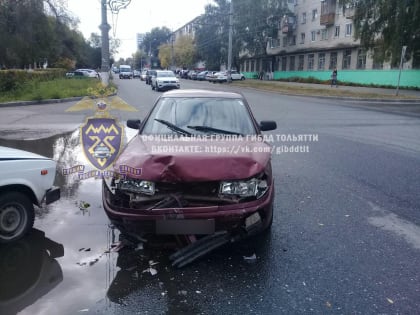 В Тольятти «Лада» протаранила ВАЗовскую «классику». Пострадал ребенок