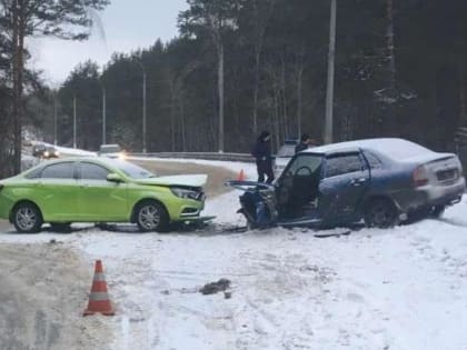 (фото) В предновогодних ДТП в Тольятти пострадали 9 человек, в том числе 4 детей